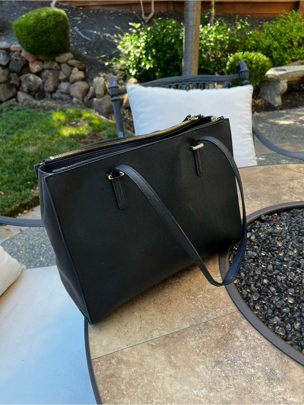 kate spade logo carry